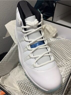 Air Jordan 11 Retro - White/Legend blue-black - size 11 men’s